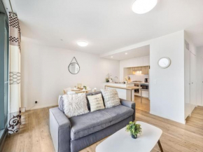 Simply stunning Riverside 1BR apt at Hamilton